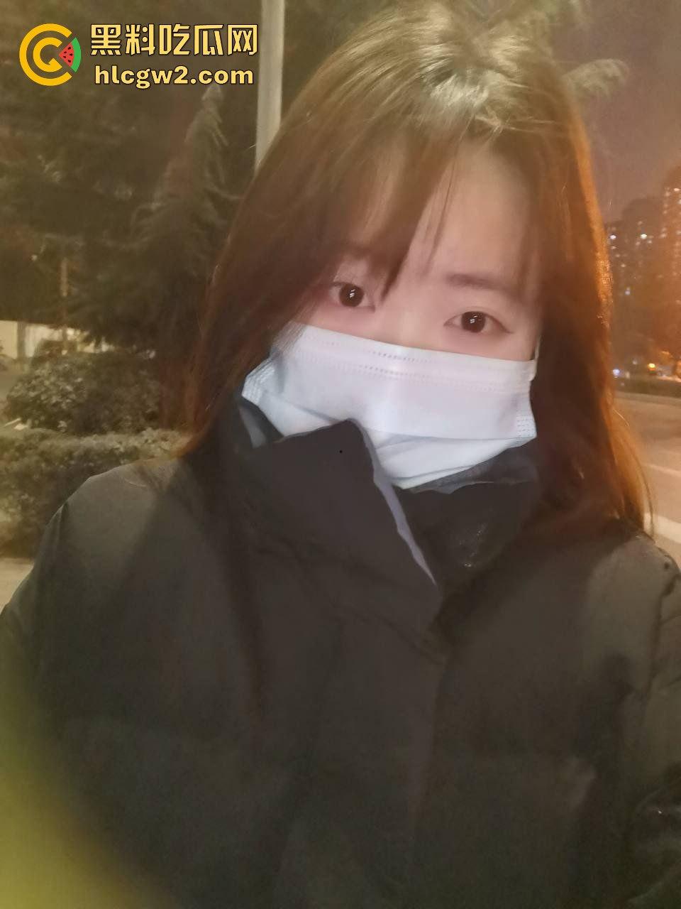 约炮南宁师院极品【江晓莹】 颜值高身材好,口活顶得堪比飞机杯,吃鸡技术爽翻天!独家真实爆料!-7