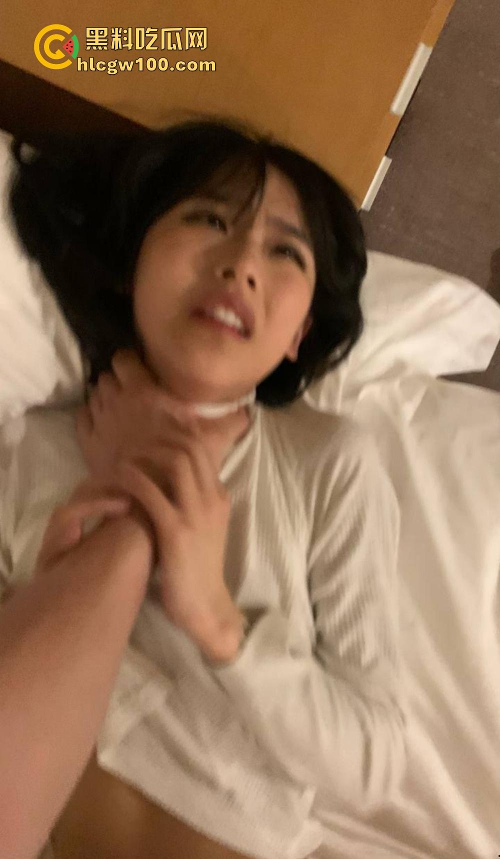 德州学院校花『谢子涵』性爱泄密，嫩穴水润被金主开发，楼道露出风油精滴穴3P后入打桩爽到天灵盖！-7