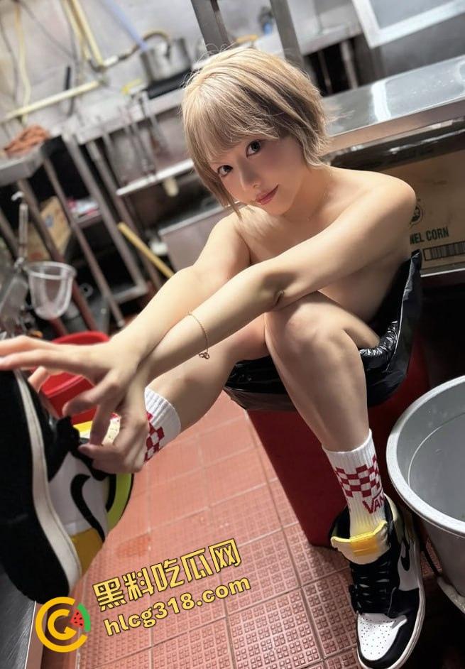 女优滨崎真绪中文太溜了,节目爆猛料一天拍3部片喝10升水,拍喷水戏拍到水中毒,怪不得都会喷水!-6