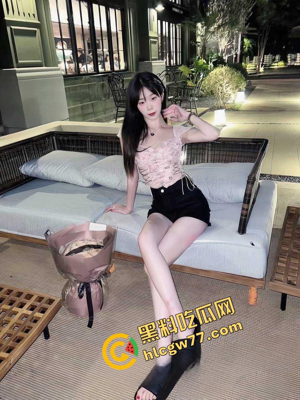 北京医科大学黑丝眼镜骚婊『沈雅欣』不雅私照疯传,戴眼镜的果然最淫荡,被无套狂插干到翻白眼!-5