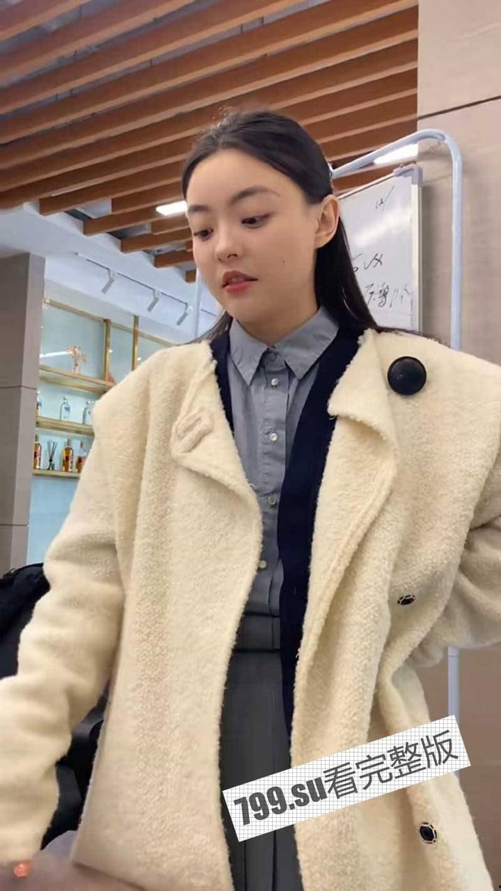 热瓜后续!陈飞宇床照门 8 分钟 女主被黑丝捆绑调教视频泄漏 疑似被绿帽老公出卖【8 分钟视频】-4