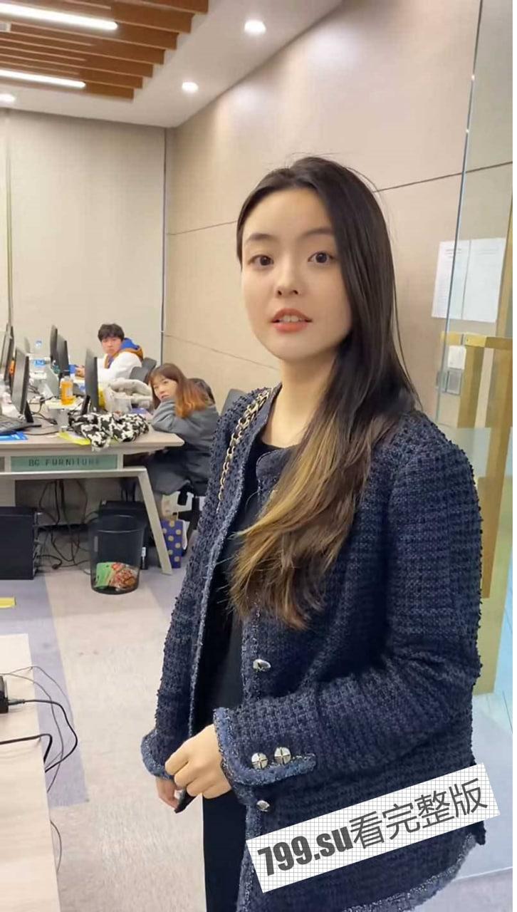 热瓜后续!陈飞宇床照门 8 分钟 女主被黑丝捆绑调教视频泄漏 疑似被绿帽老公出卖【8 分钟视频】-12