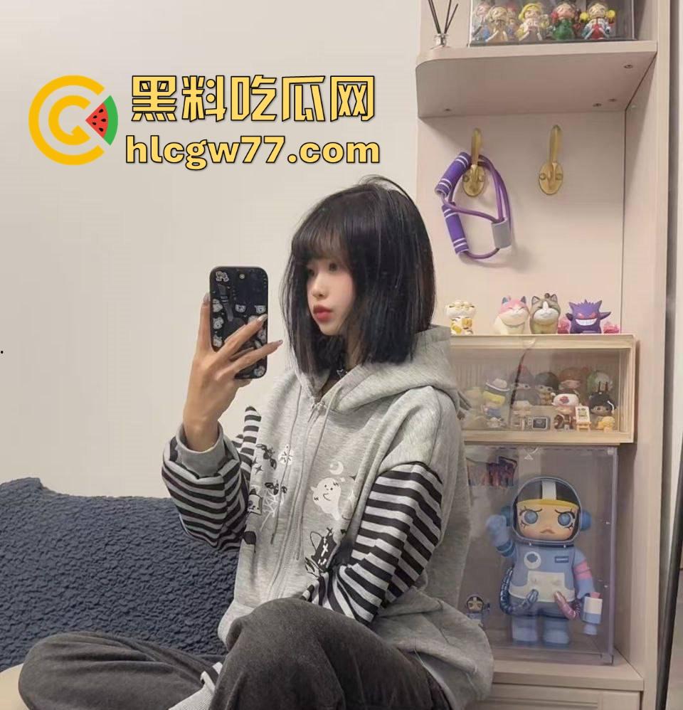 抖音14w粉丝网红【公主电闪】私密视频照片流出 卖片哥的评论都被删完了 女上骑乘超熟练！-8