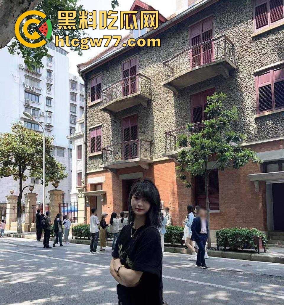 抖音14w粉丝网红【公主电闪】私密视频照片流出 卖片哥的评论都被删完了 女上骑乘超熟练！-9