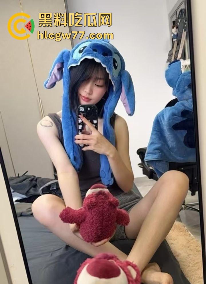 抖音14w粉丝网红【公主电闪】私密视频照片流出 卖片哥的评论都被删完了 女上骑乘超熟练！-10