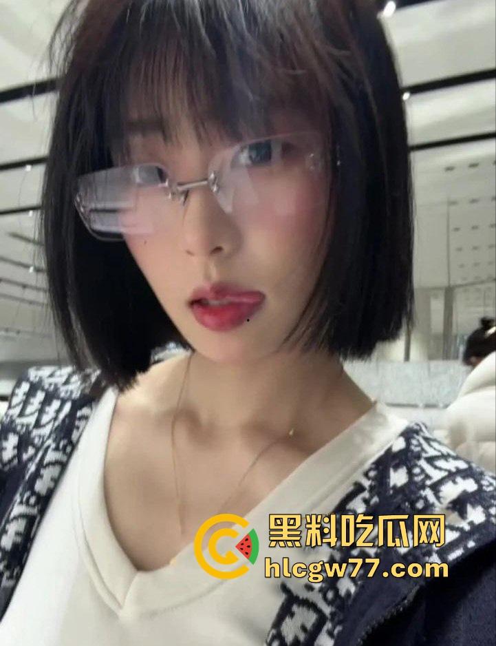 抖音14w粉丝网红【公主电闪】私密视频照片流出 卖片哥的评论都被删完了 女上骑乘超熟练！-20