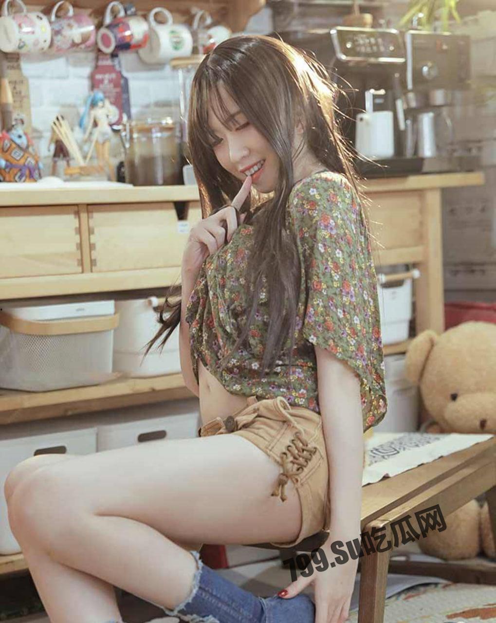 神剧情系列《失恋 M 字腿》失恋的长腿卯咪妹妹 怎么被我扒光了-13