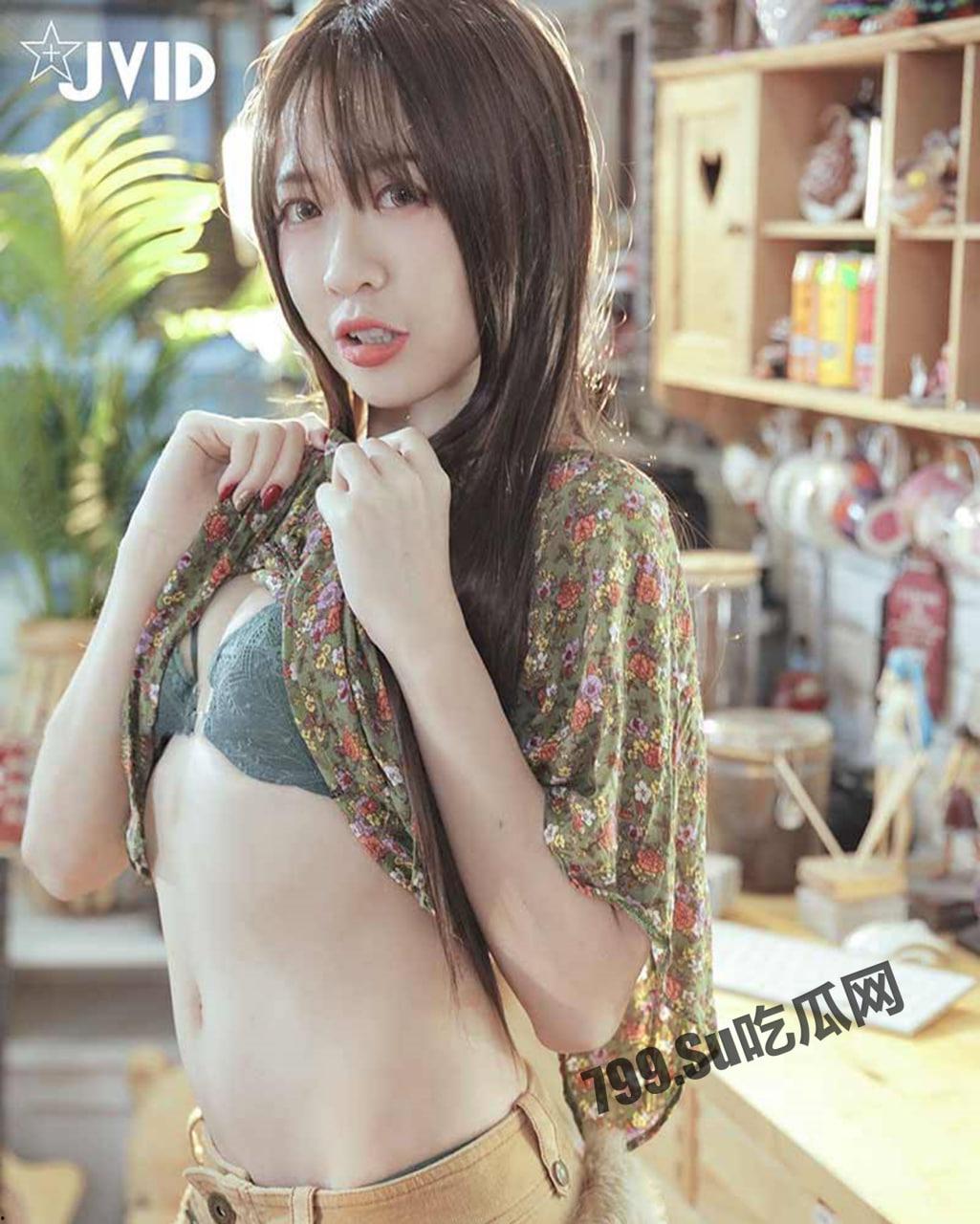 神剧情系列《失恋 M 字腿》失恋的长腿卯咪妹妹 怎么被我扒光了-18