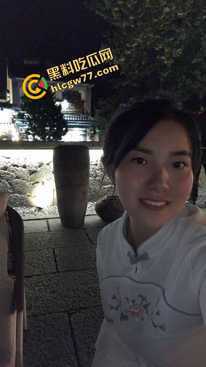 连云港良家少妇『黄霄敏』本是烟火清影,结果全程露脸被做成网盘种子疯传!-8