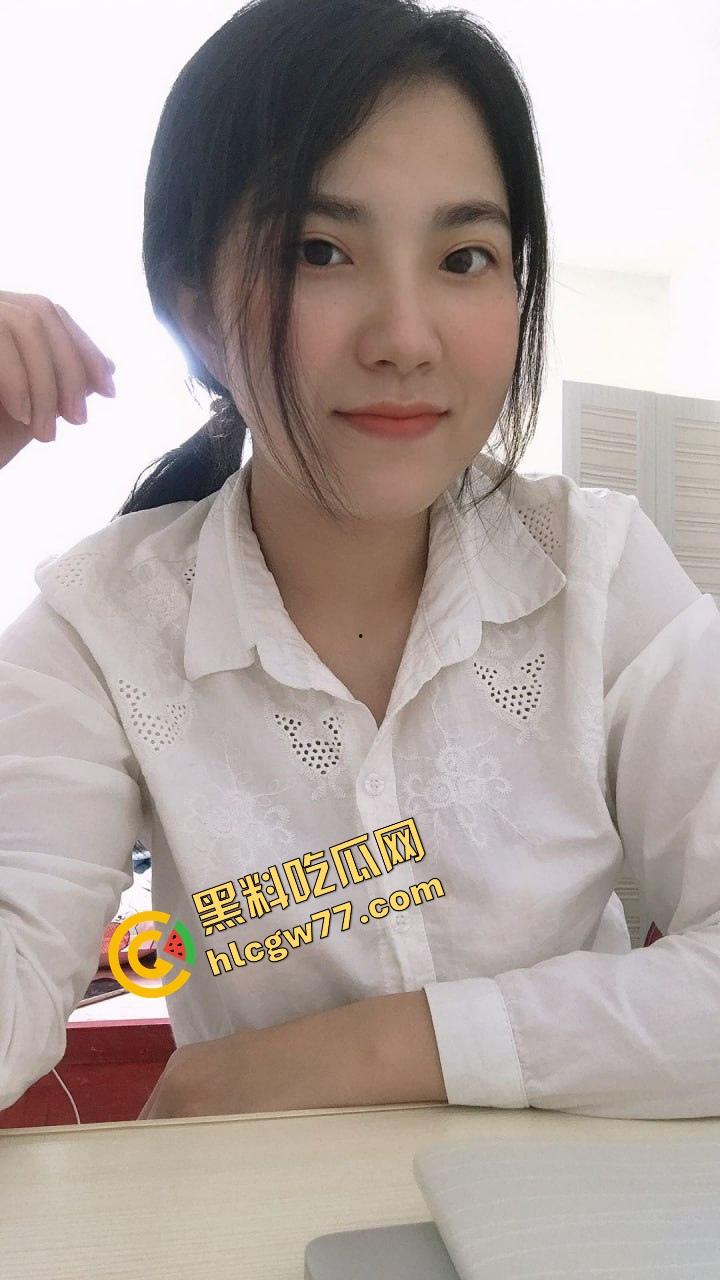 连云港良家少妇『黄霄敏』本是烟火清影,结果全程露脸被做成网盘种子疯传!-10