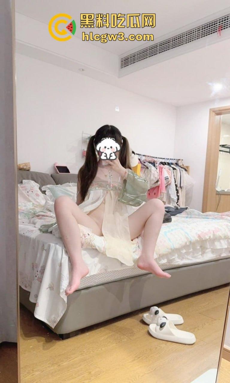 推特【小粉馒头】少萝清纯脸奶狗身，被金主爸爸拽着双马尾疯狂调教，叫得比母狗还浪！-4