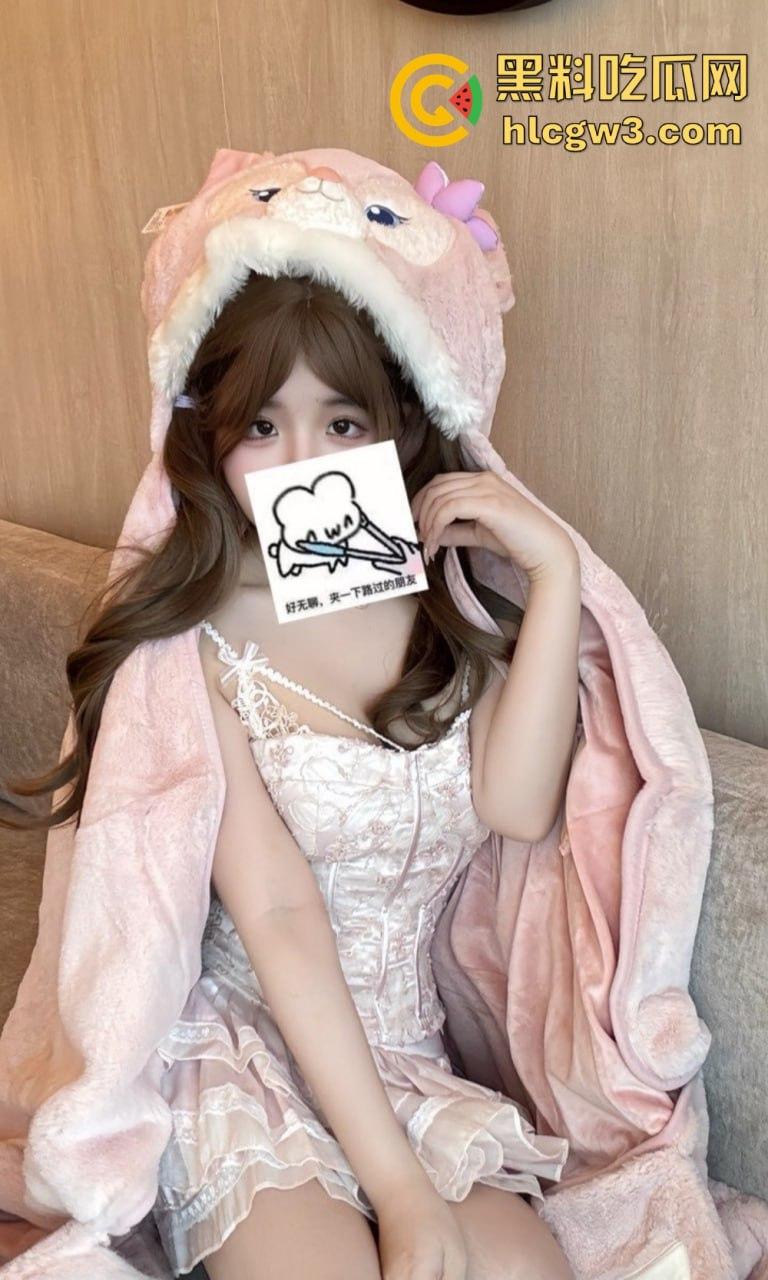 推特【小粉馒头】少萝清纯脸奶狗身，被金主爸爸拽着双马尾疯狂调教，叫得比母狗还浪！-21