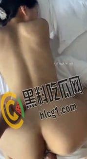 山东巨乳留学生 大嫚儿 丰乳肥臀细腰标准模特身材 尤其是一对大奶子是真的圆 天生好炮架！-9