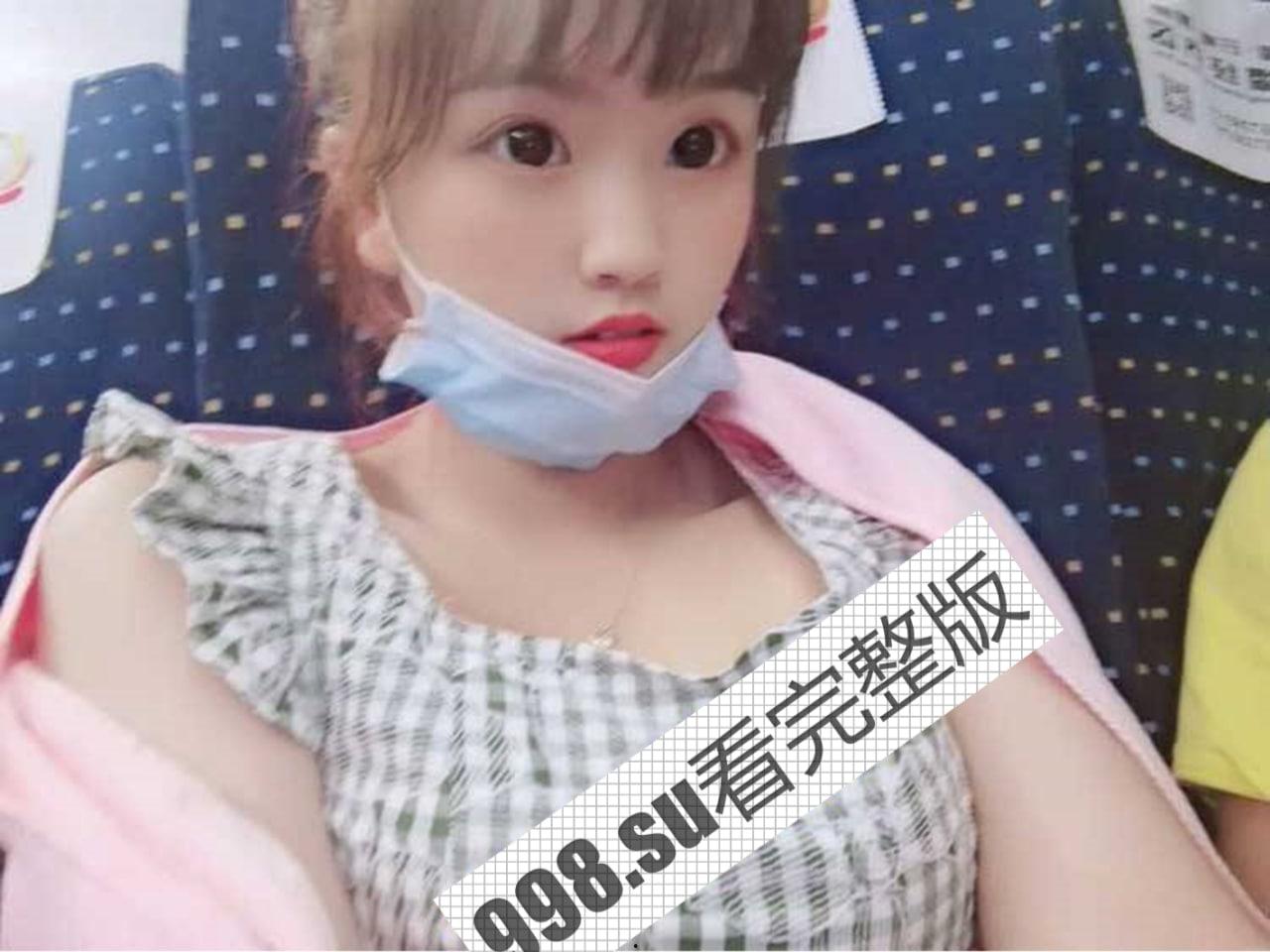 厦门白嫩气质小少妇 厕所个人秀 大屌老公并不能满足 只能自己解决-6