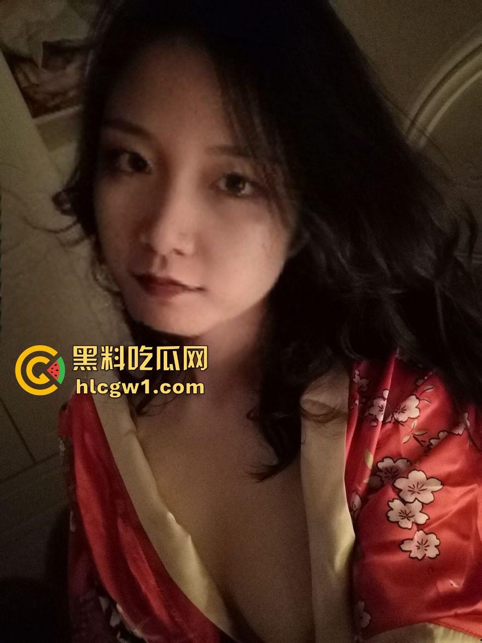 上海科技大学研究生【范冉】私拍！高冷女神表面装清纯，背地却是个随时能约的骚母狗！-14