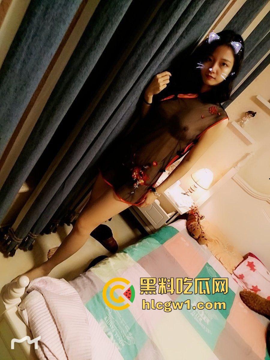 上海科技大学研究生【范冉】私拍！高冷女神表面装清纯，背地却是个随时能约的骚母狗！-18