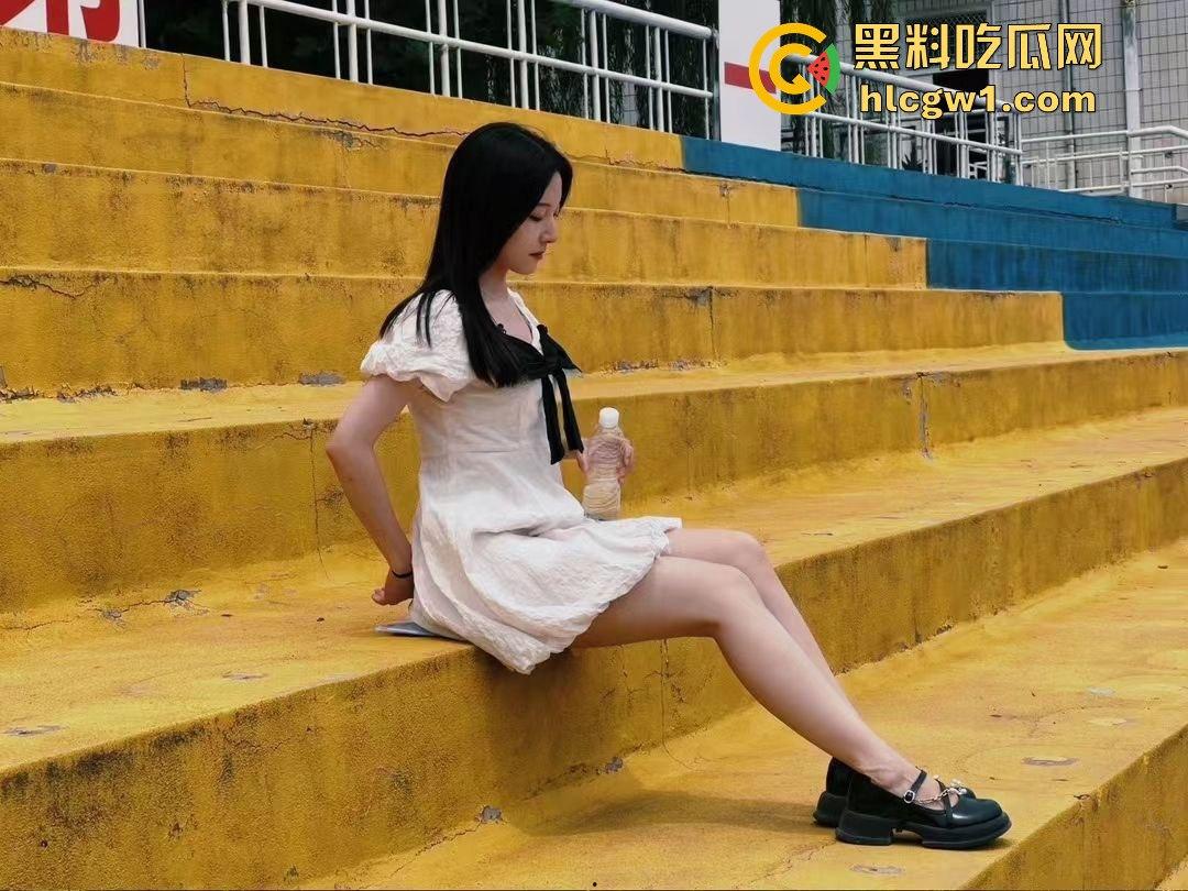 上海科技大学研究生【范冉】私拍！高冷女神表面装清纯，背地却是个随时能约的骚母狗！-27