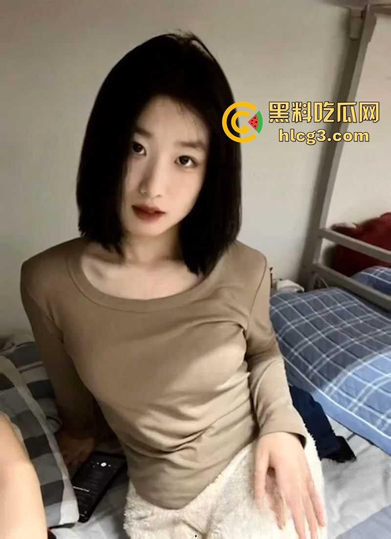 露天野战！河北保定凤翔园小区饥渴骚货『王家宁』与男友楼顶口爆后入 偷拍视频曝光！-3