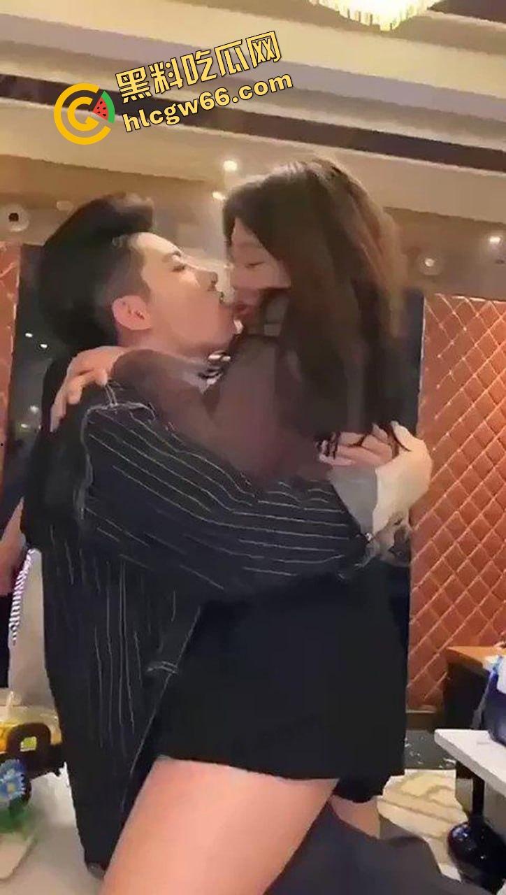 抖音大瓜之重生之我被绑到缅北当鸭子失踪人口壮壮哥哥回归，被卖去红楼当鸭天天让富婆操得不想回来！-10