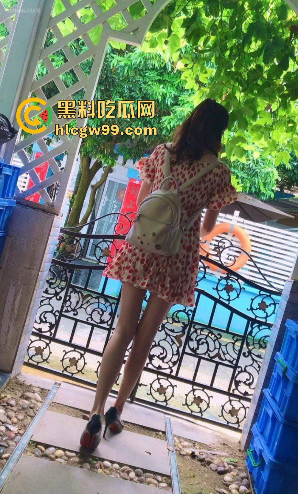 福建巨乳幼师『 林尤薇 』白天讲课晚上在炮友胯下放飞自我，离婚少妇母狗姿态满分，黑丝吊带内射爆操！-6