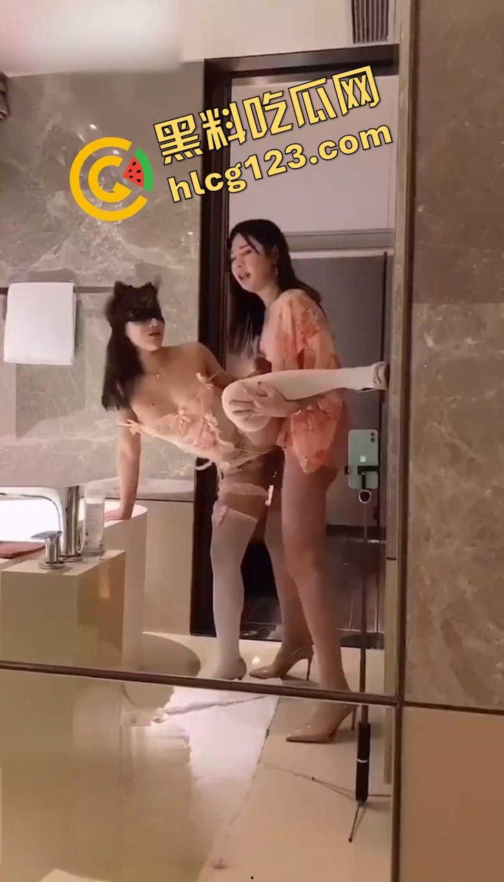 伪娘无套操翻高颜值妹子吴思思！手口齐上，内射小穴爽到飞起！-11