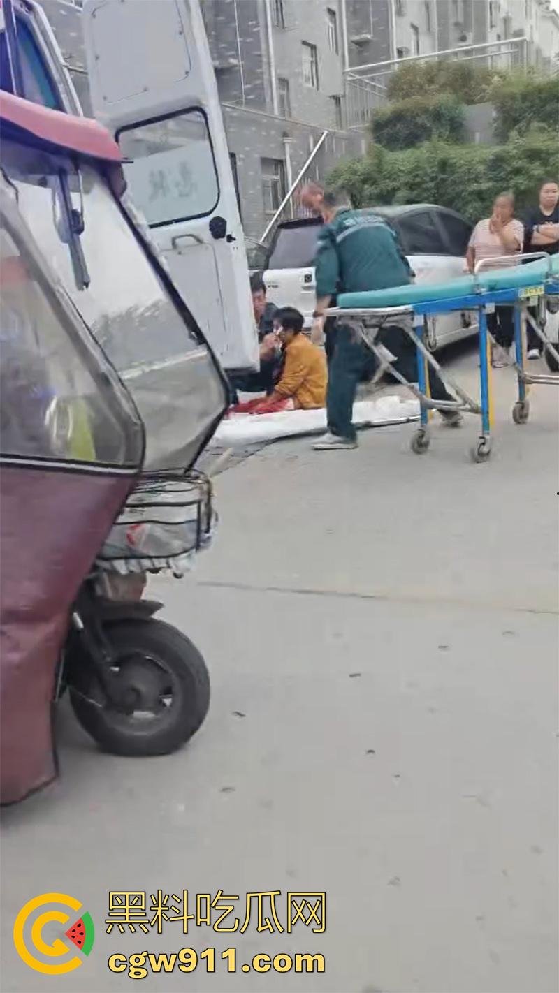 山东聊城老头怒捅邻居老太，两人早已私通，结果老太太又和别人好上了，大爷吃醋动了杀心，太刺激了！-3