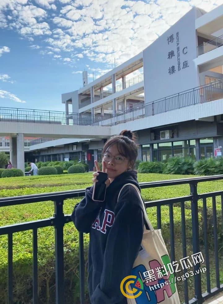 广东岭南职业技术学院【程思怡】缺钱找金主包养 露脸口交性爱视频流出 被前男友曝光-2