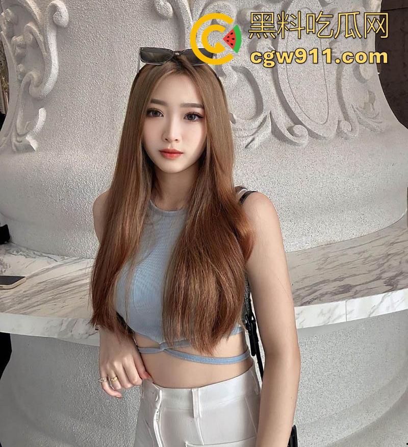 深圳巨力有限公司白领【李思颖】惨遭炮友泄密，下班空虚多次约炮，露脸口吞精内射，跟在公司形象完全不符！-3