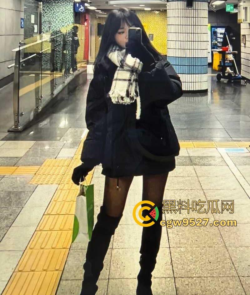 浙江大学反差小母狗【袁梓琪】网上聊骚约炮，骚照勾引炮友，被约见面直接狂干，私密视频被流出！-2