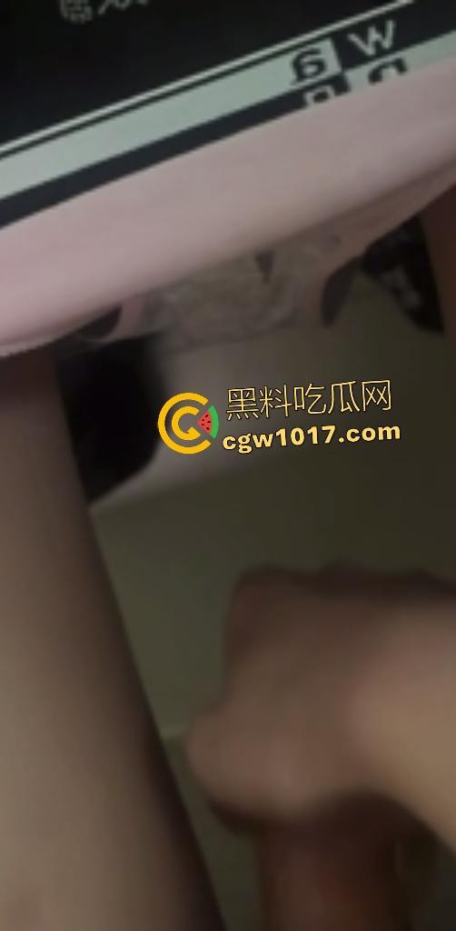 天津张家窝大专生【邵子畅】假装墨尔本人留学生，偷东西漏税，用廉价假鸡巴插逼变形，这种事也偷工减料？-10