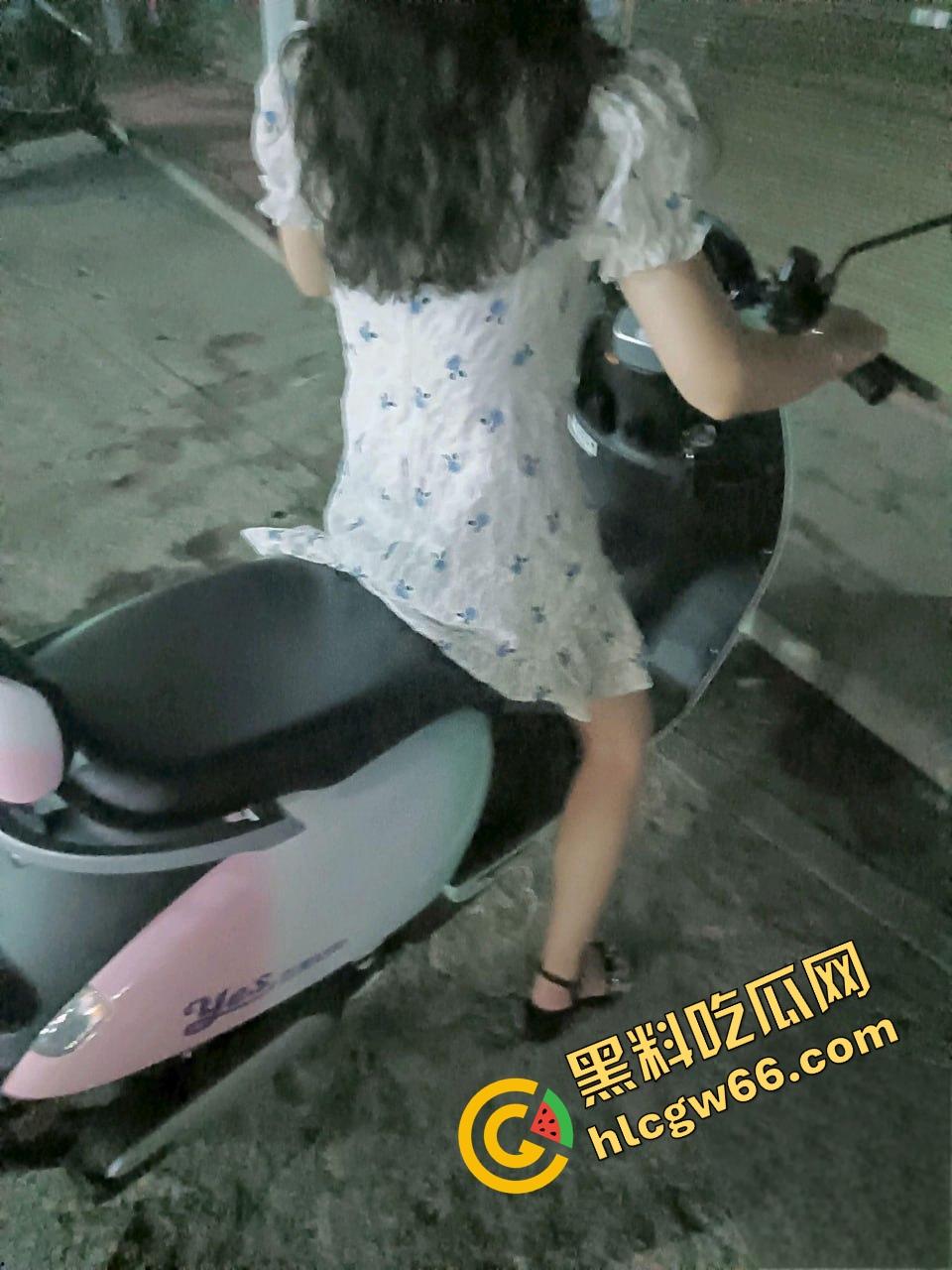 海角我的女儿刘莉莉 养育女儿十九年，终于修成正果，这一刻老刘想和海友一起分享！-16