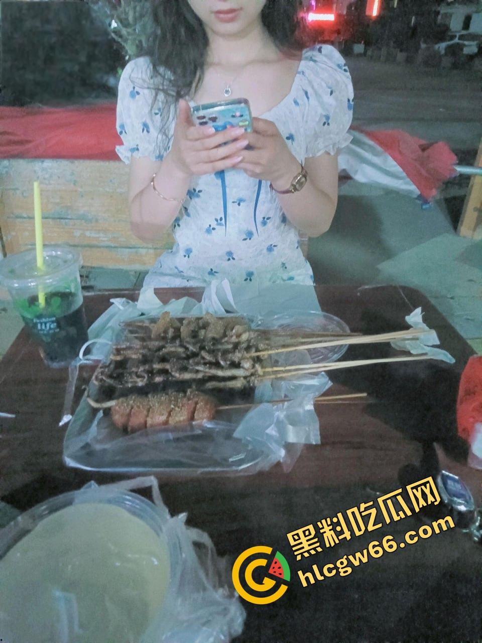 海角我的女儿刘莉莉 养育女儿十九年，终于修成正果，这一刻老刘想和海友一起分享！-17