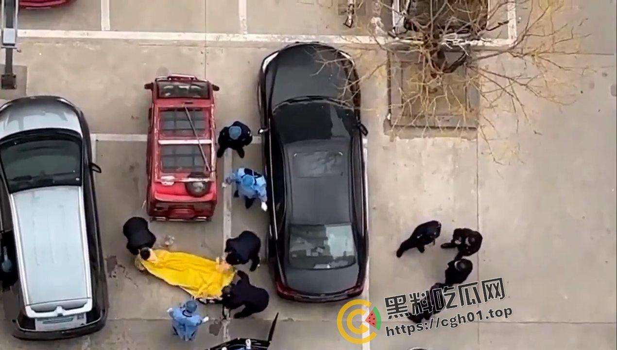 全网封锁消息！山东临沂大学停车场惊现本校学生尸体  自杀还是被掏器官？现场视频流出-4
