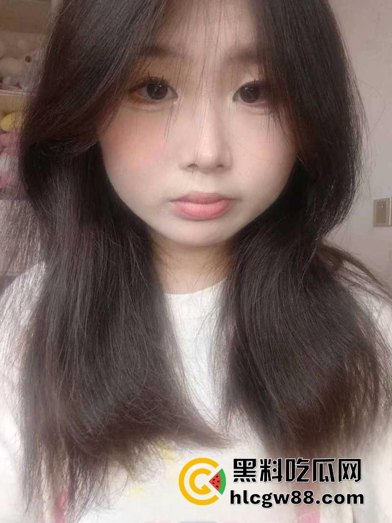 河北清纯少女变身淫荡母狗，瓜友投稿舔肛毒龙技能满点，窗台拉开窗帘后入爆操，边浪叫边怕被看到！-1