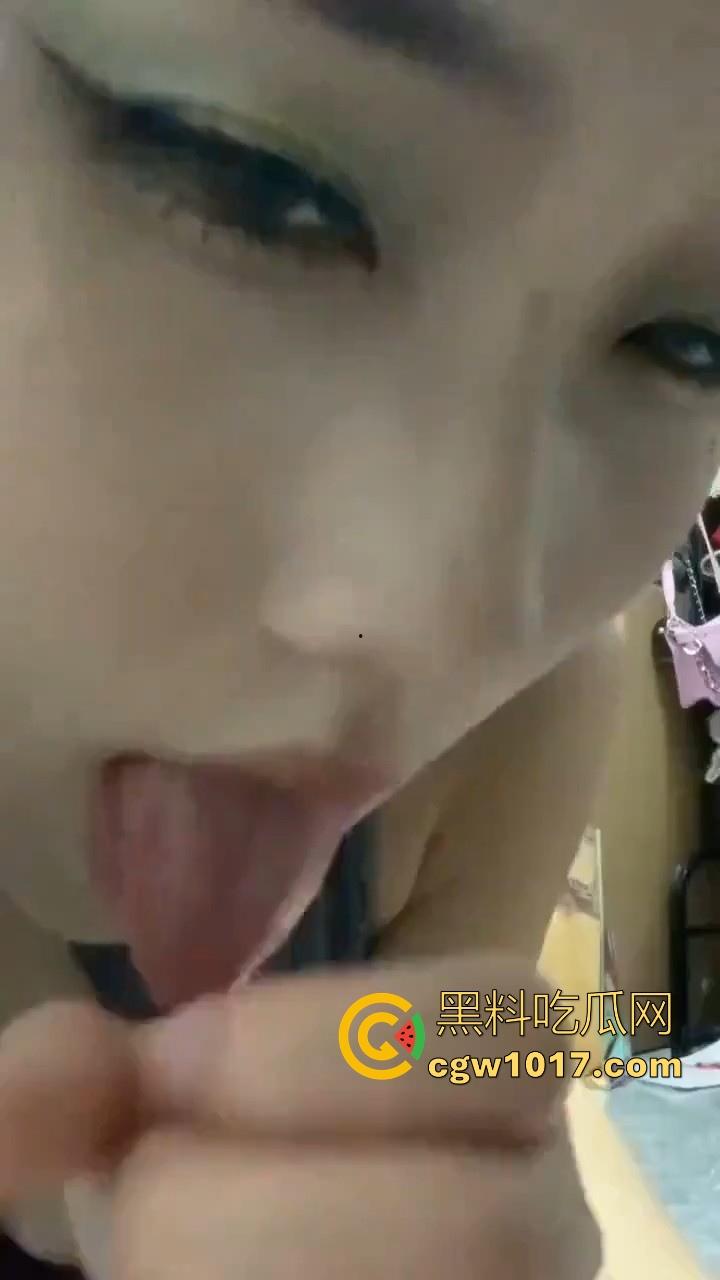 沉浸式体验骚逼视频挑逗盯射挑战！无实物表演帮你口爆，边舔你的大鸡巴边淫话挑逗，射了的兄弟评论区留下你的战绩！-6