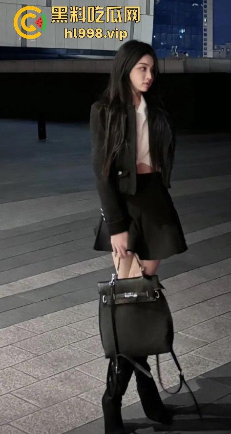 长沙海底捞TS女战神『尤物姜颜』黑料大爆发！推特3P视频被扒，纹身对上实锤，科技大奶原形毕露！-10