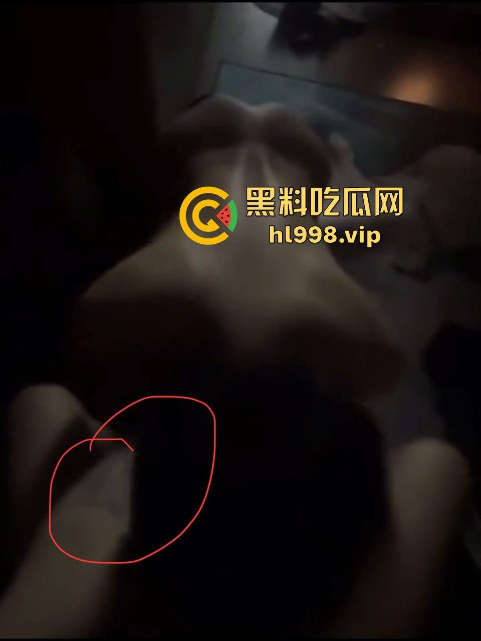 长沙海底捞TS女战神『尤物姜颜』黑料大爆发！推特3P视频被扒，纹身对上实锤，科技大奶原形毕露！-20