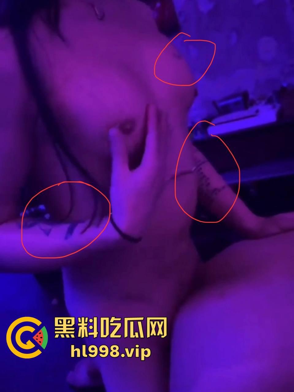 长沙海底捞TS女战神『尤物姜颜』黑料大爆发！推特3P视频被扒，纹身对上实锤，科技大奶原形毕露！-21