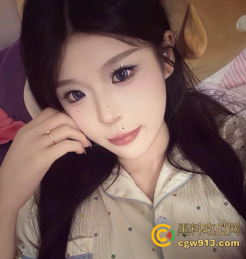 广东理工大学【魏莹】校花级别的女神，谁想到私下如此淫荡，穿各种制服与男友激情啪啪，黑丝肥臀遭大鸡巴猛捅 ！-5