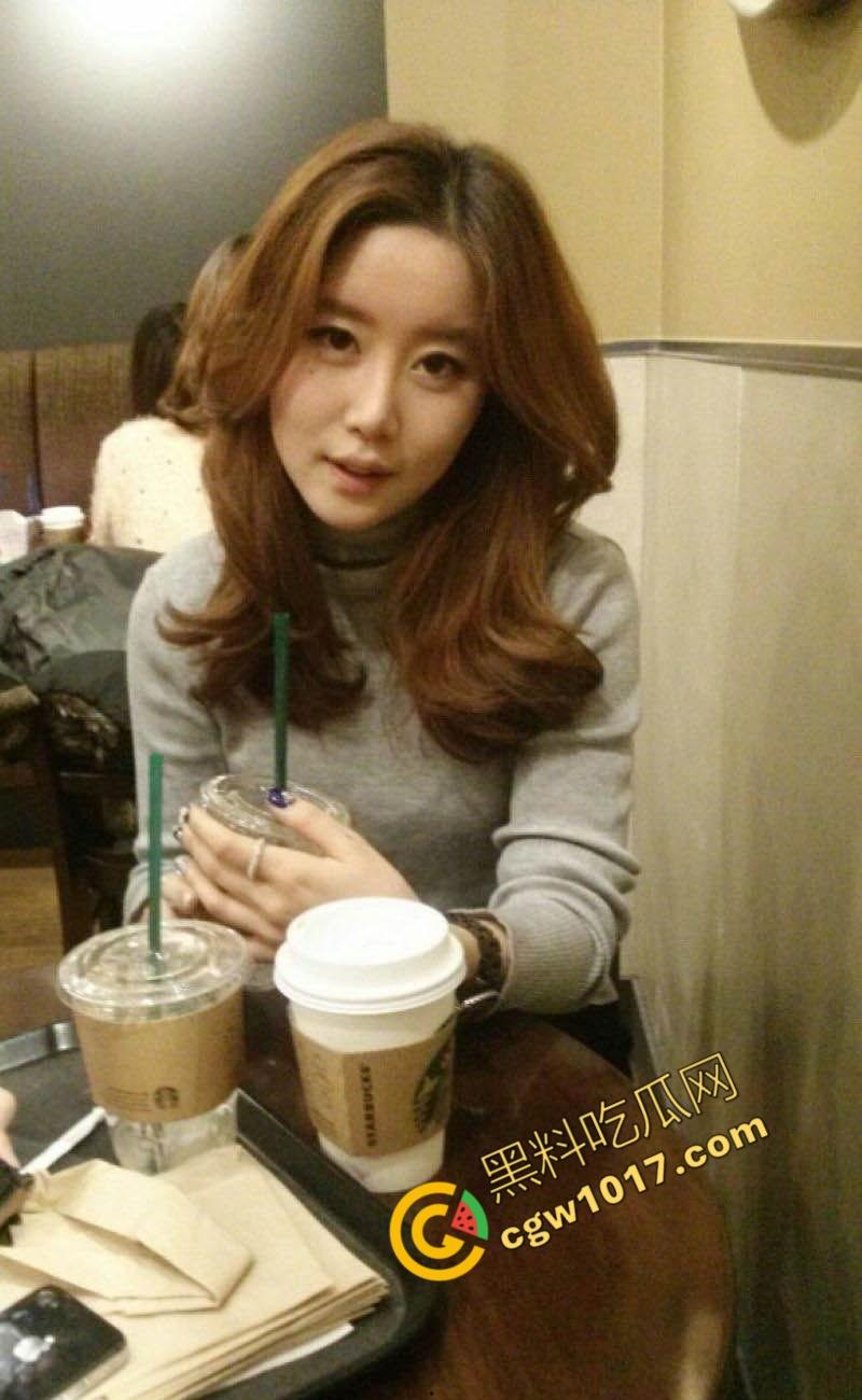 韩国暖男杀手【朴研兮】性感勾魂，私密视频疯传，财阀3P调教，骚穴高潮迭起，淫水白浆齐飞，女神私下尽显母狗本色！-3