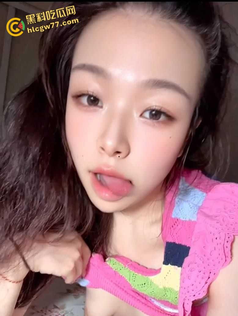 贵州师大【杨怡真】私照曝光！成都辣妹清纯外表藏野性,舔脚趾勾魂撩欲!-4