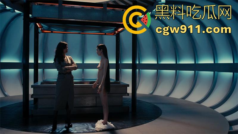 香港御姐女星【吴家丽】，限制级满天星电影《红夜》化身皮衣黑丝女王，性虐清纯少女，乳胶真空窒息后虐杀，太残暴了！-1