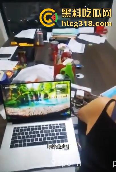 深夜加班后入极品OL同事!御姐身材极品美腿, 黑丝尤物深喉口交,站立爆操无套内射。脸骚劲十足!-6
