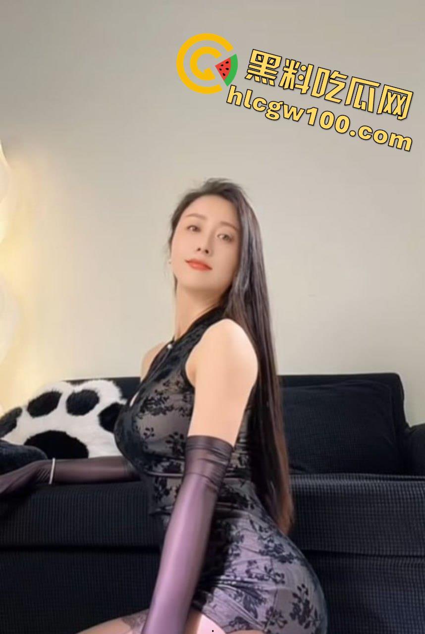 抖音23万粉极品少妇【又是我】定制视频，身着情趣旗袍肉丝高跟呈现绝美自慰画面！-4