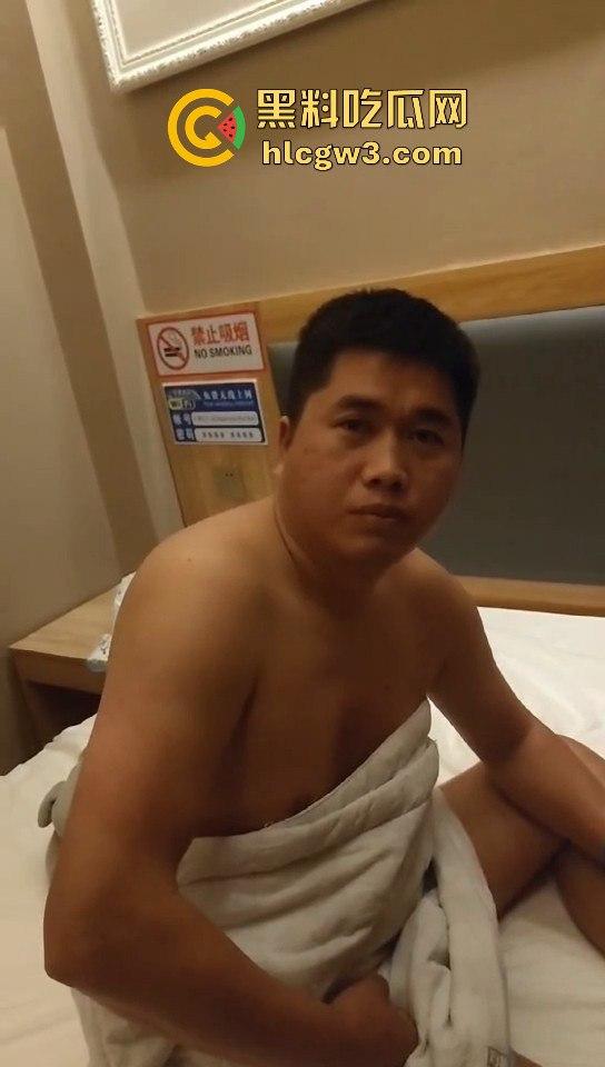 瓜友爆料山东狼友，洗澡脱光还没上钟就被老婆抓，这钱退不退？老婆说饭都吃不上了你还跑出来浪！-5