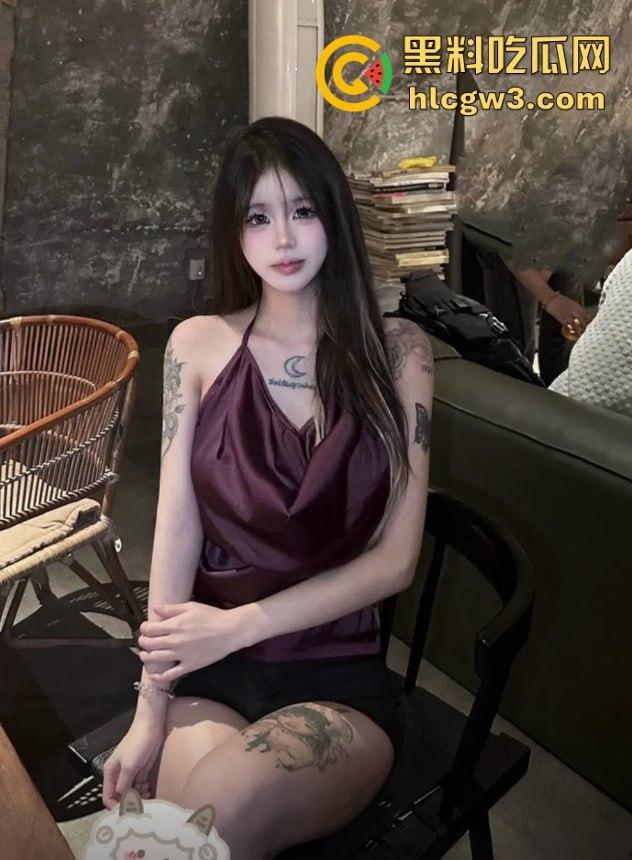 福建小骚货外围【晚安的羊】，抖音三个账号同时接单吸金，黑丝长腿制服勾瘾大哥，床上被打桩操到爬不起来！-22