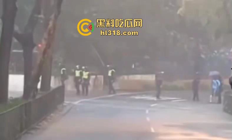 怎么香港这么多碎尸案啊！香港 湾仔发现“无头尸体”，上下肢体分离，头部仍在寻找中，真恐怖！-7