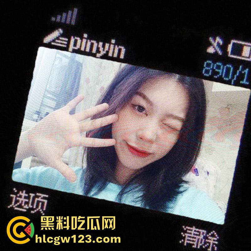 浙江艺术高校舞蹈系厕拍，大神冒死偷拍学委【王玉琦】，小穴翘臀清晰可见，附带学委生活照！-2