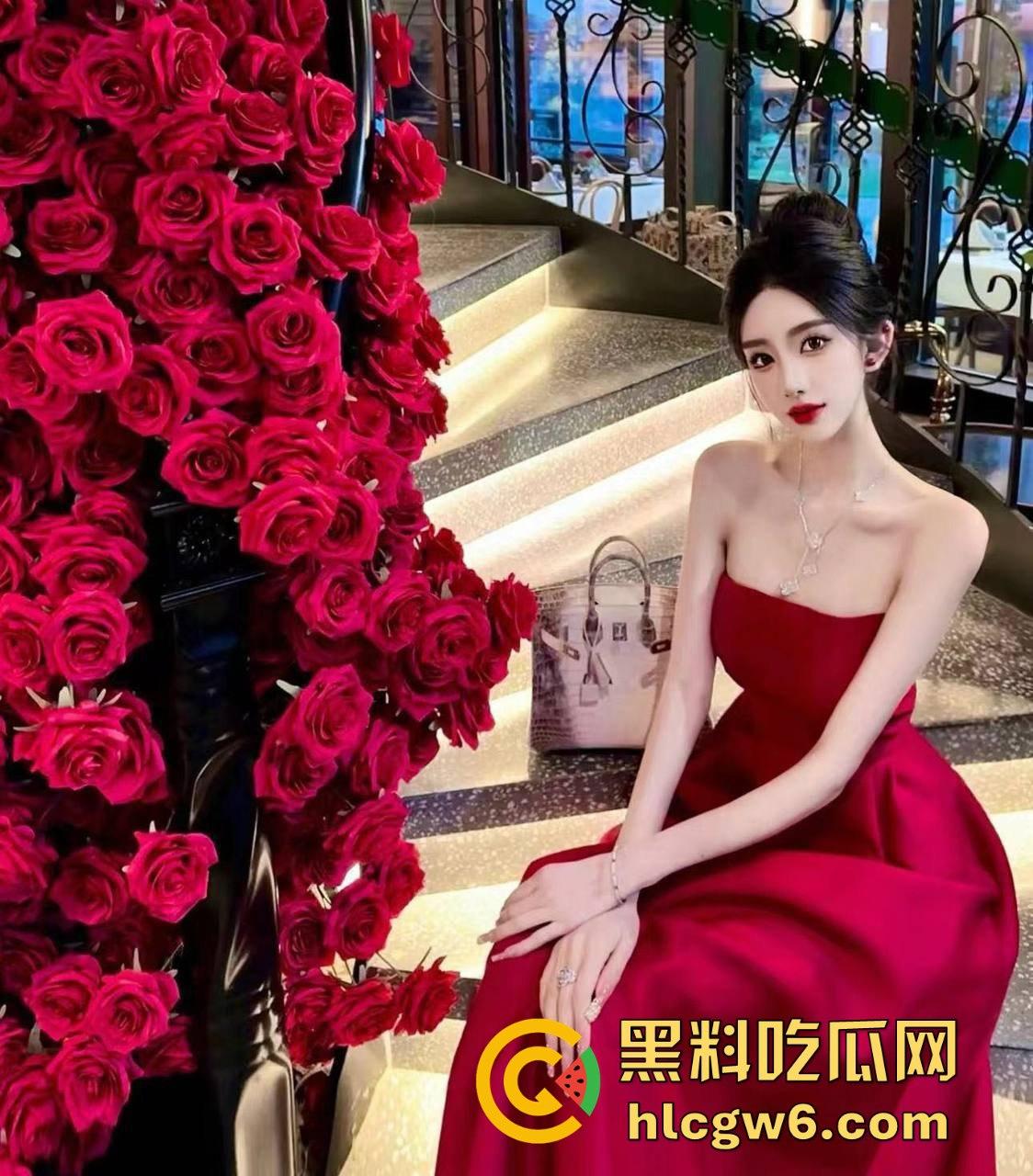 三亚狼友的高端玩法，1K一刺的高颜值外围，包夜20张，荧光套操完小姐回家，男友看见发光的逼直接开吵！-6