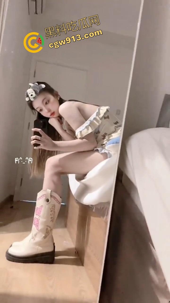 华东理工学院【王蕊】伪装清纯的女学妹，其实夜夜当母狗，穴黑水多一看就是老练淫娃！-10